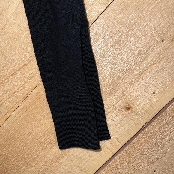 Womens Off Shoulder Black Knit Top Size Large - Picture 2 of 4